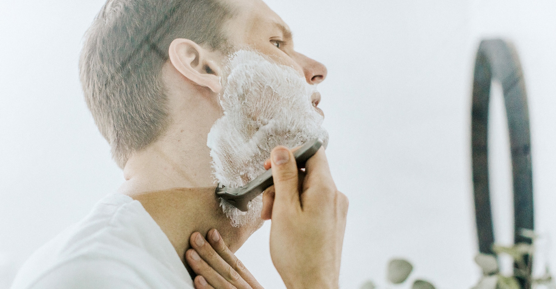 Mousse moussante de savon de rasage de rasage pour l'outil de salon de rasoir 